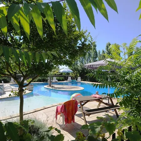 Сasa de vacaciones Maison De 4 Chambres Avec Piscine Partagee Jardin Amenage Et Wifi A