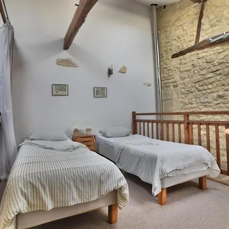 Maison De 4 Chambres Avec Piscine Partagee Jardin Amenage Et Wifi A Сasa de vacaciones Gémozac