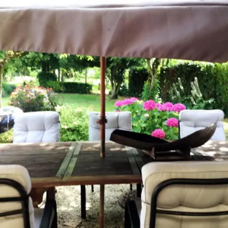 Maison De 4 Chambres Avec Piscine Partagee Jardin Amenage Et Wifi A Сasa de vacaciones *