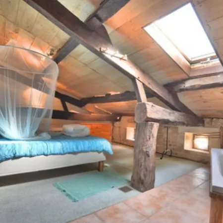 Maison De 4 Chambres Avec Piscine Partagee Jardin Amenage Et Wifi A Сasa de vacaciones *